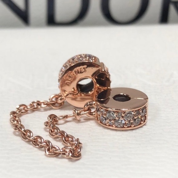 🆕Clear Pavé Safety Chain Clip Charm - Picture 2 of 4